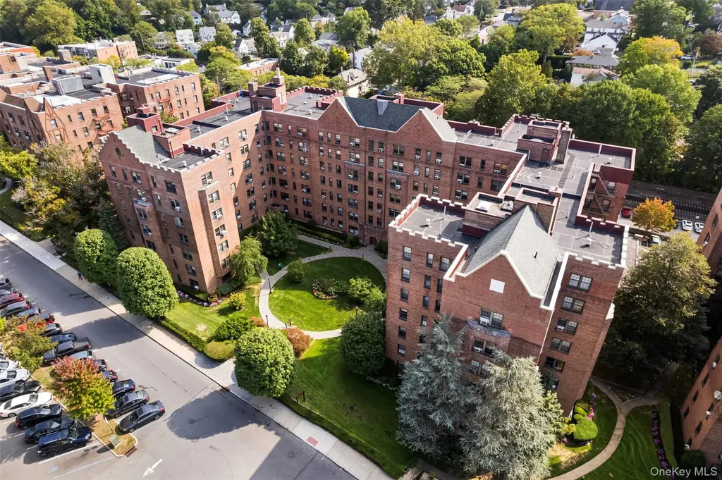 174 Garth Road Scarsdale NY 10583