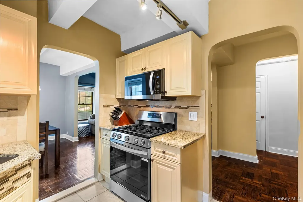 174 Garth Road Scarsdale NY 10583