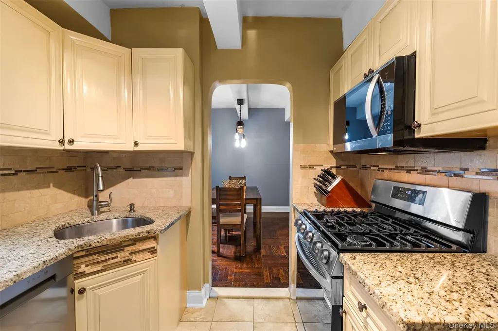 174 Garth Road Scarsdale NY 10583