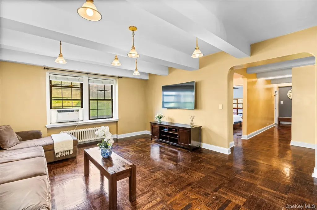 174 Garth Road Scarsdale NY 10583