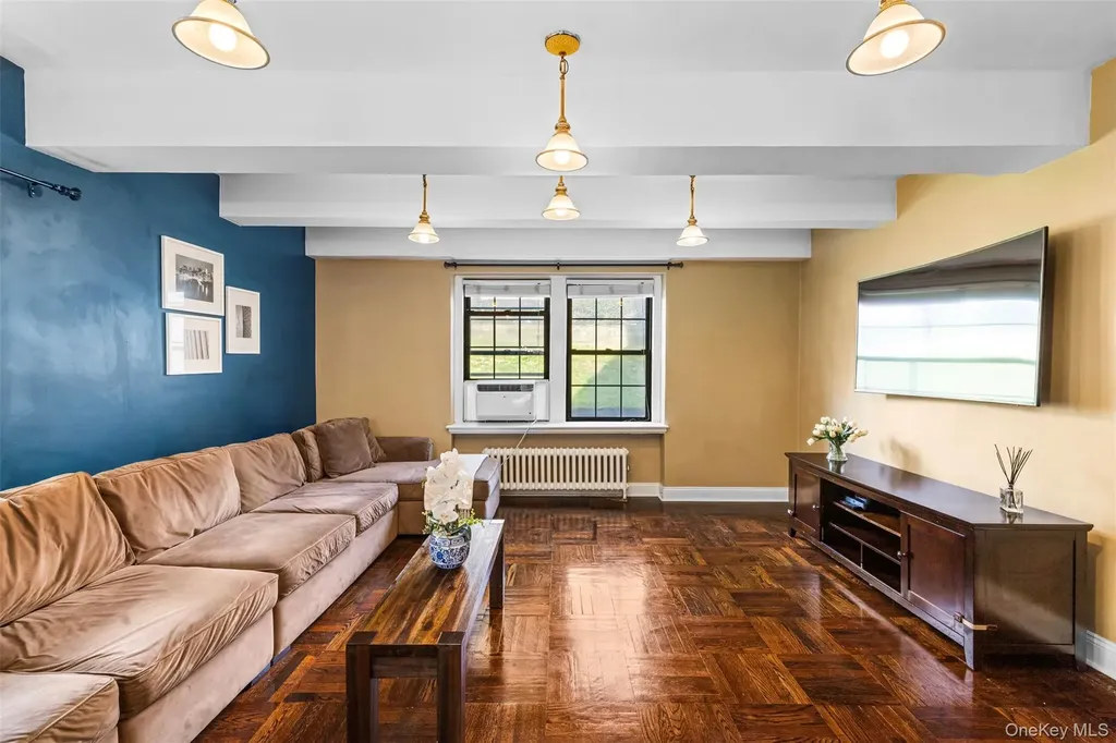 174 Garth Road Scarsdale NY 10583