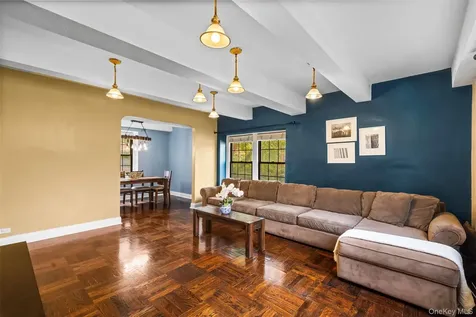 174 Garth Road Scarsdale NY 10583