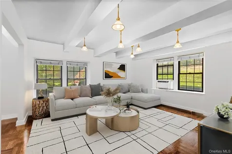 174 Garth Road Scarsdale NY 10583