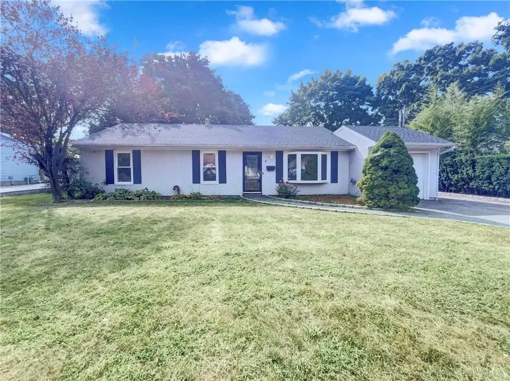 8 Naples Avenue Central Islip NY 11722