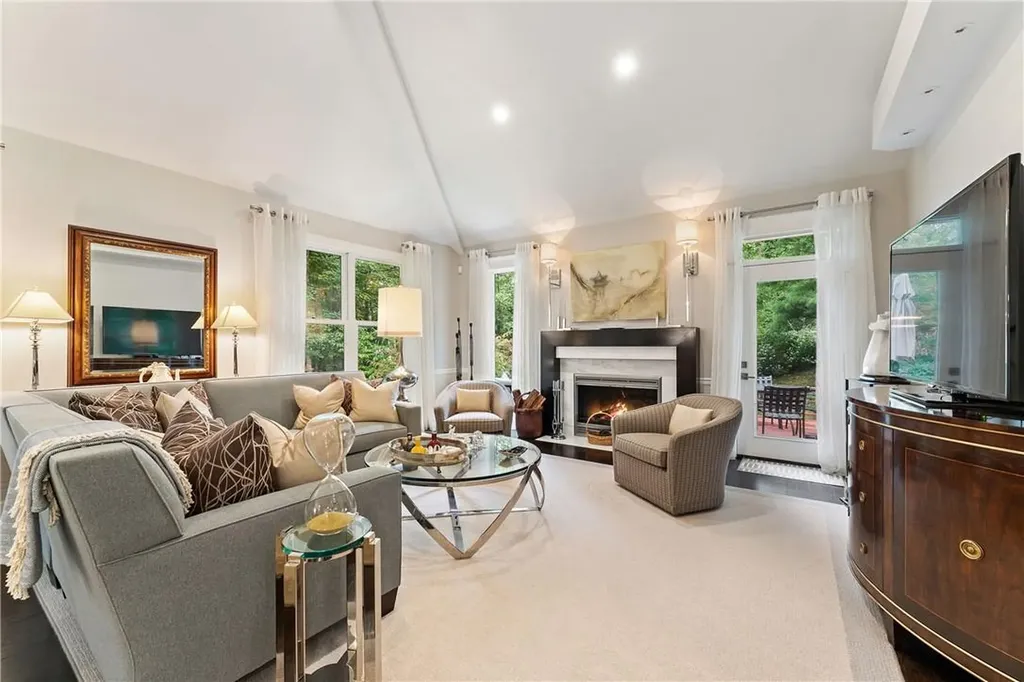 21 Westfield Road White Plains NY 10605