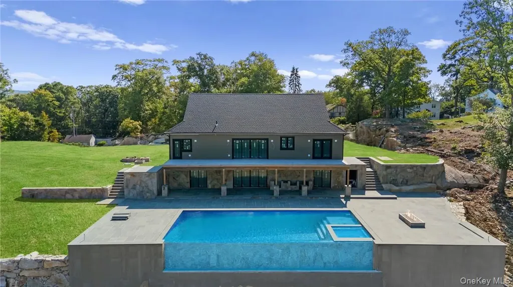 55 Ridgecrest Putnam Valley NY 10537