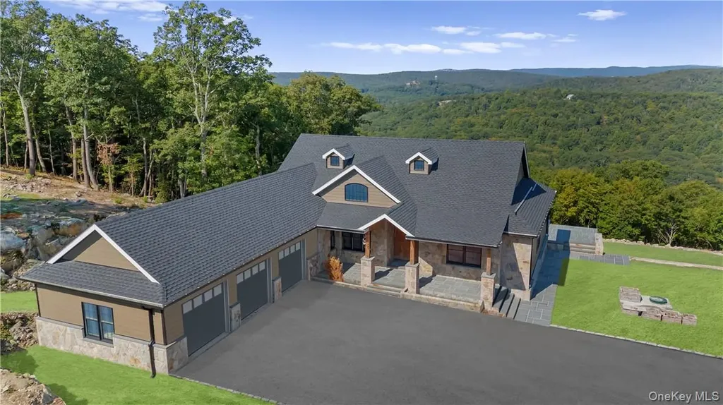 55 Ridgecrest Putnam Valley NY 10537
