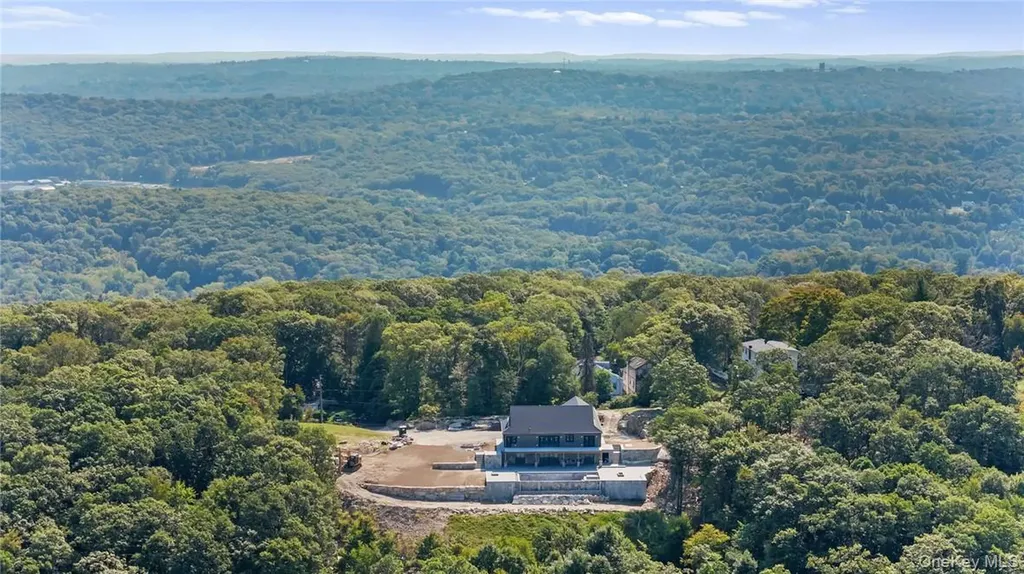 55 Ridgecrest Putnam Valley NY 10537