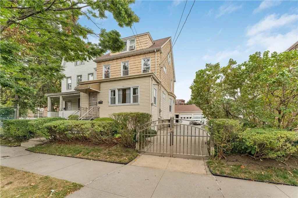 2131 Strang Avenue Bronx NY 10466