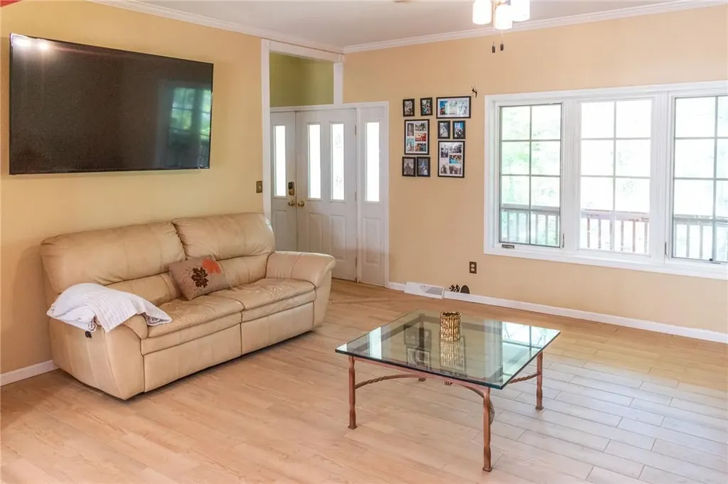 52 Eleanor Drive Salt Point NY 12578
