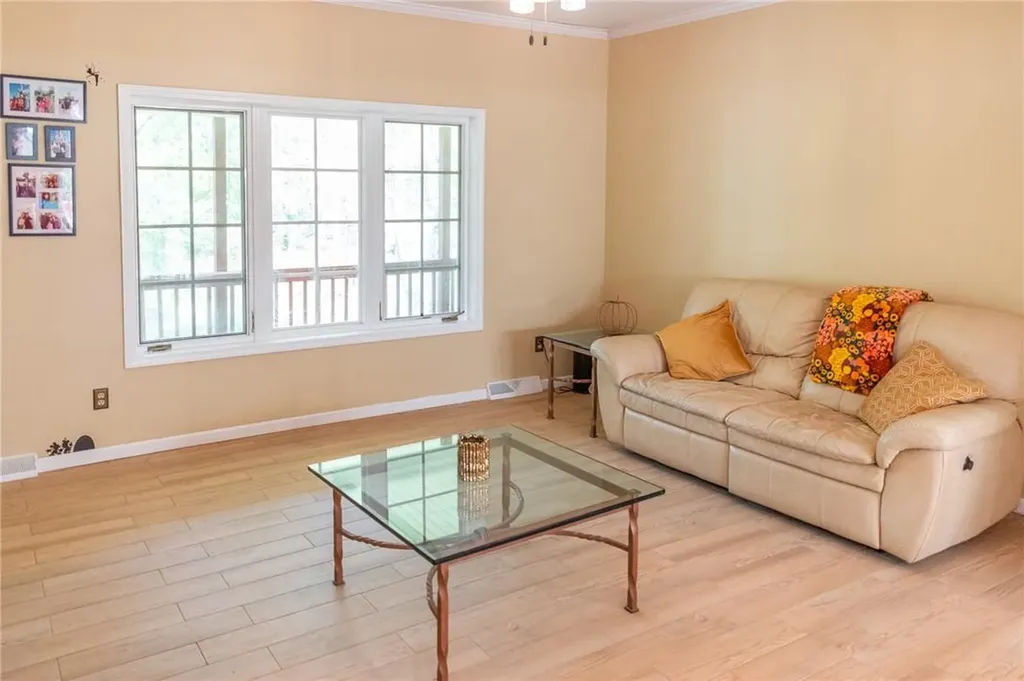52 Eleanor Drive Salt Point NY 12578