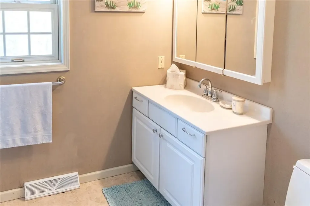 52 Eleanor Drive Salt Point NY 12578