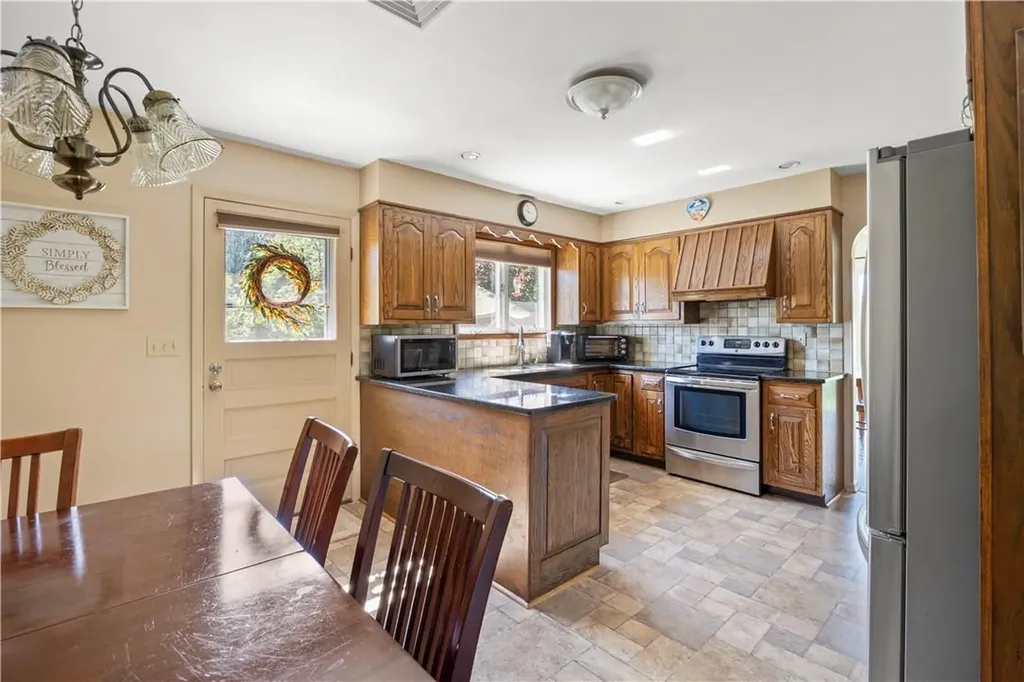 33 Mountain View Road Germantown NY 12526