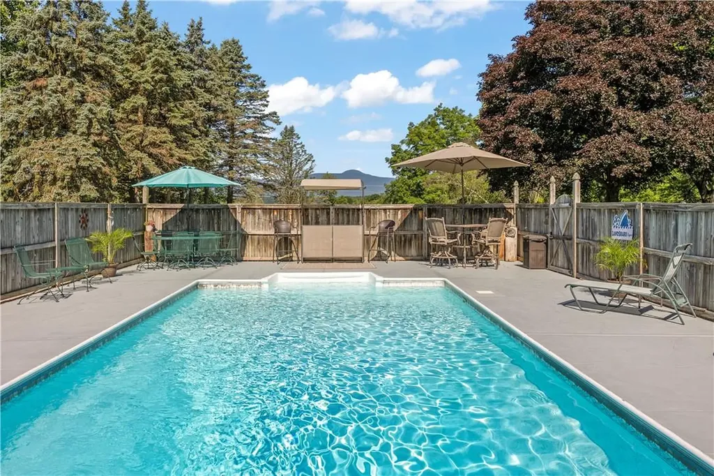 33 Mountain View Road Germantown NY 12526