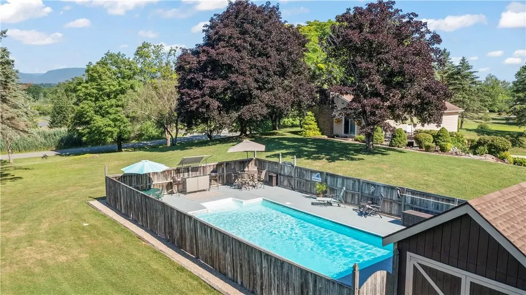 33 Mountain View Road Germantown NY 12526