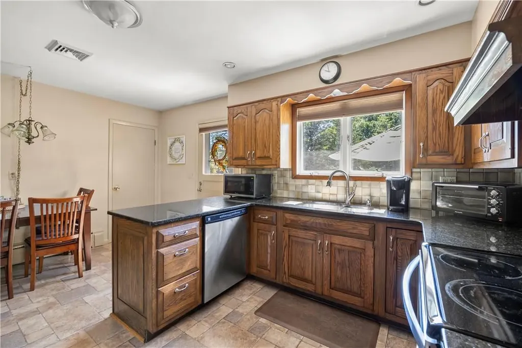 33 Mountain View Road Germantown NY 12526
