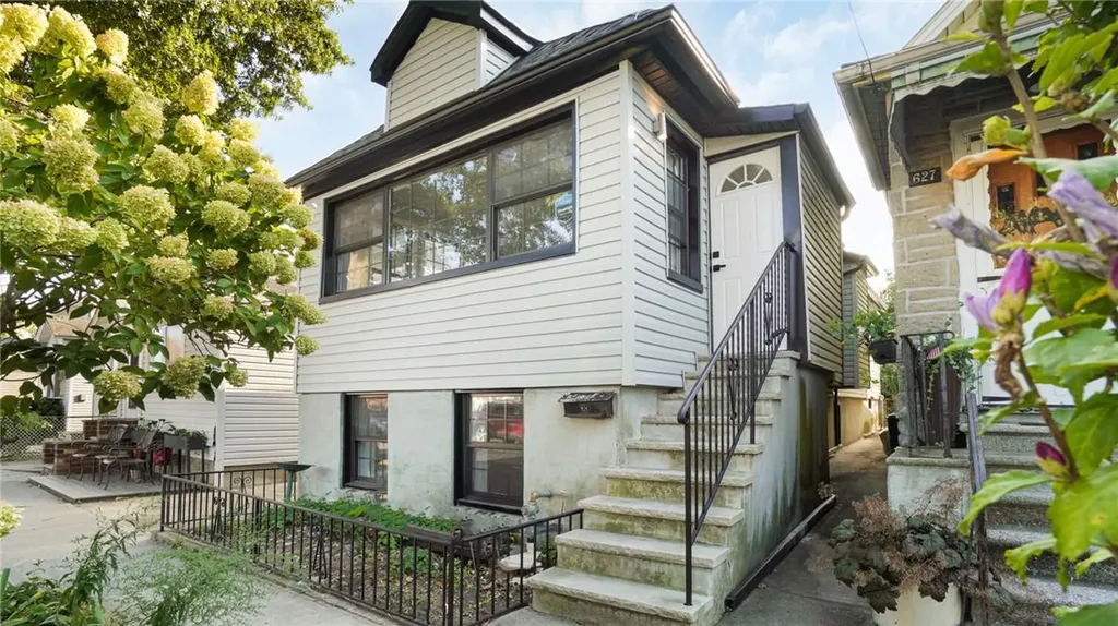 625 Clarence Avenue Bronx NY 10465