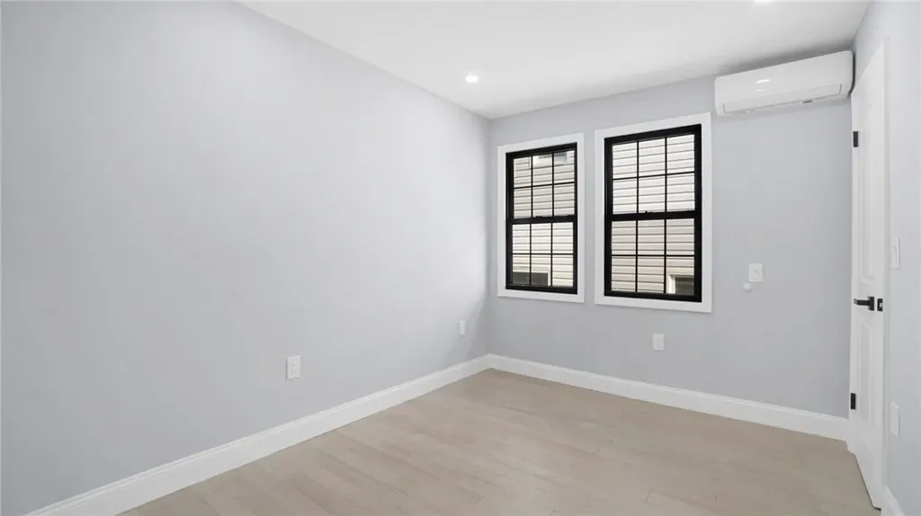 625 Clarence Avenue Bronx NY 10465