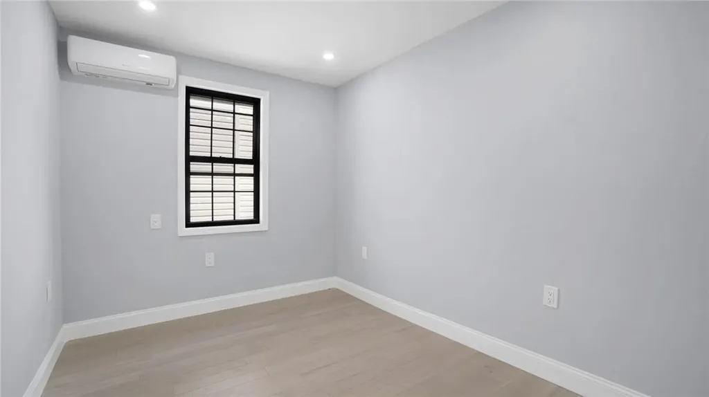 625 Clarence Avenue Bronx NY 10465