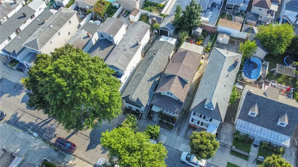 625 Clarence Avenue Bronx NY 10465