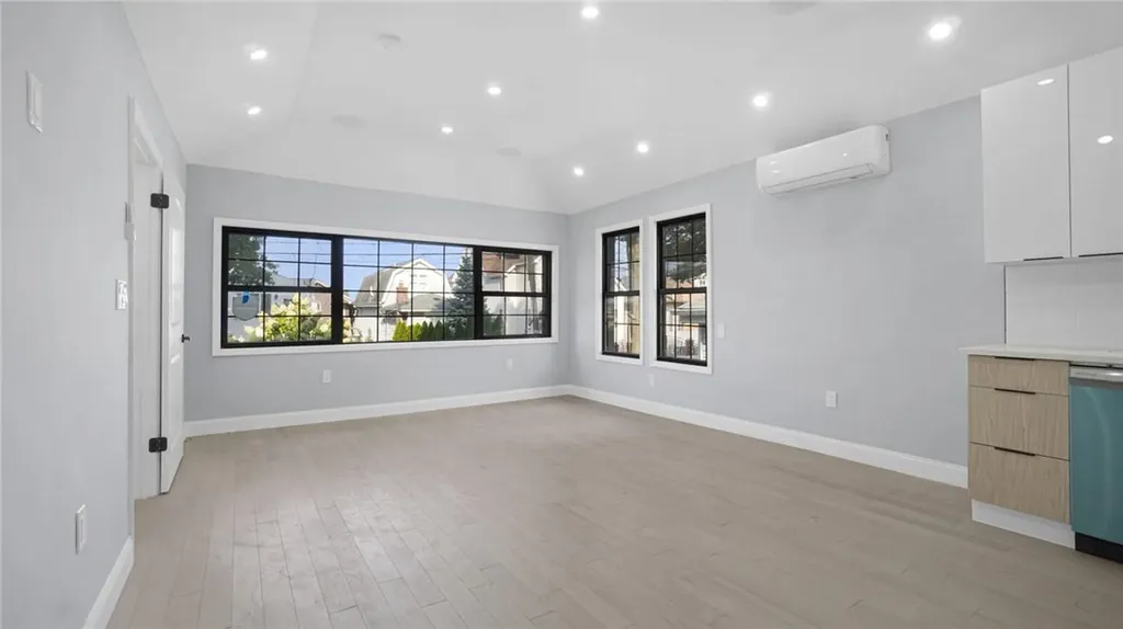 625 Clarence Avenue Bronx NY 10465