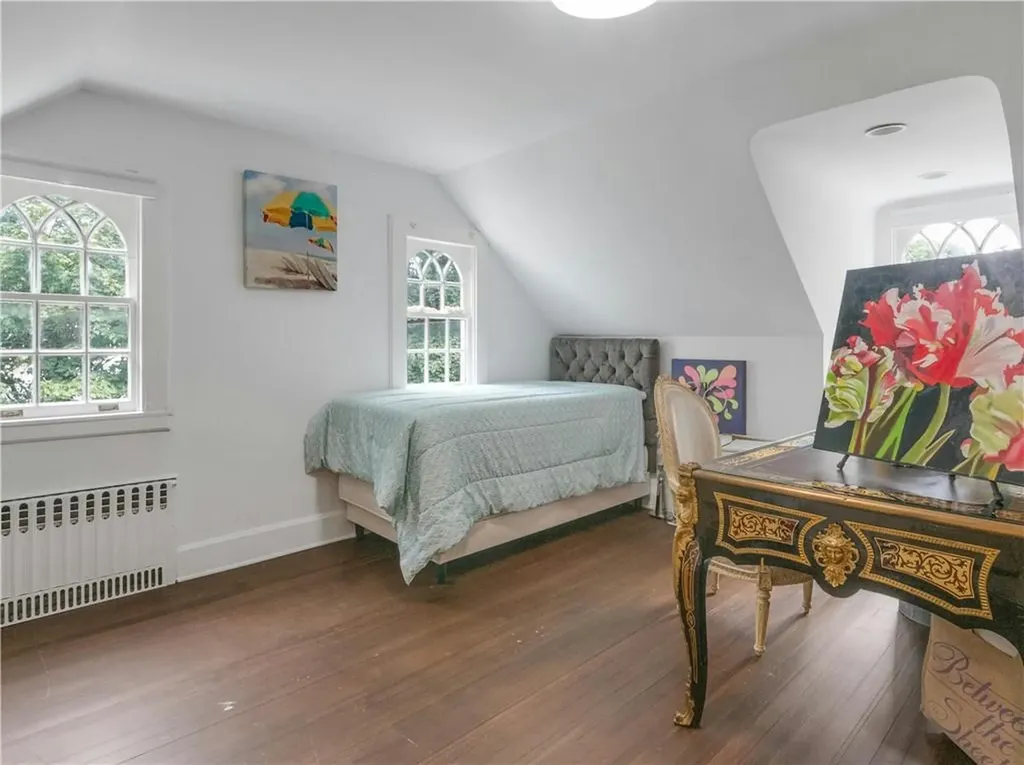 91 Warwick Road Bronxville NY 10708