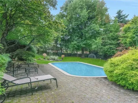 91 Warwick Road Bronxville NY 10708