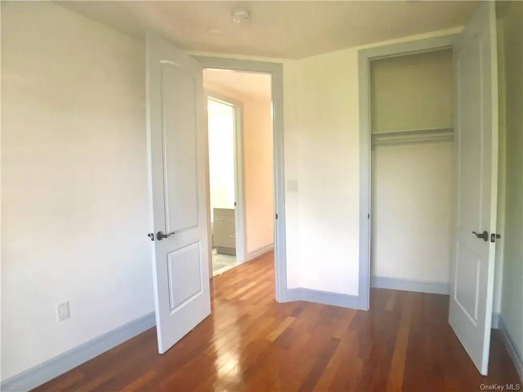 1027 E 222nd Street Bronx NY 10469