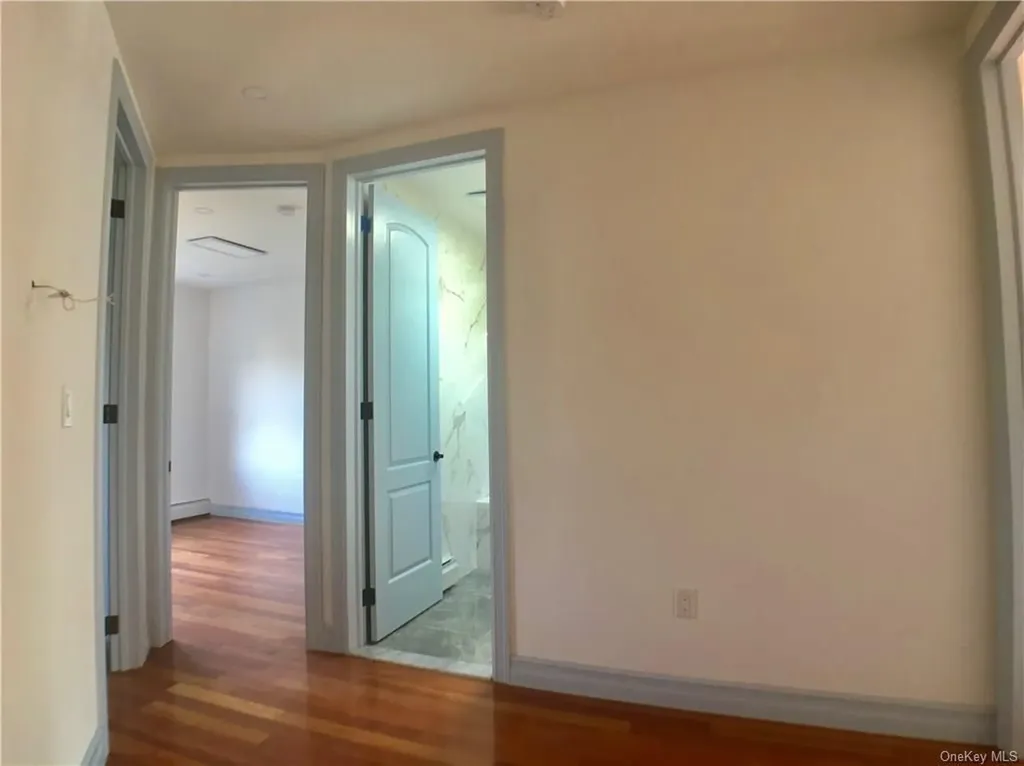 1027 E 222nd Street Bronx NY 10469