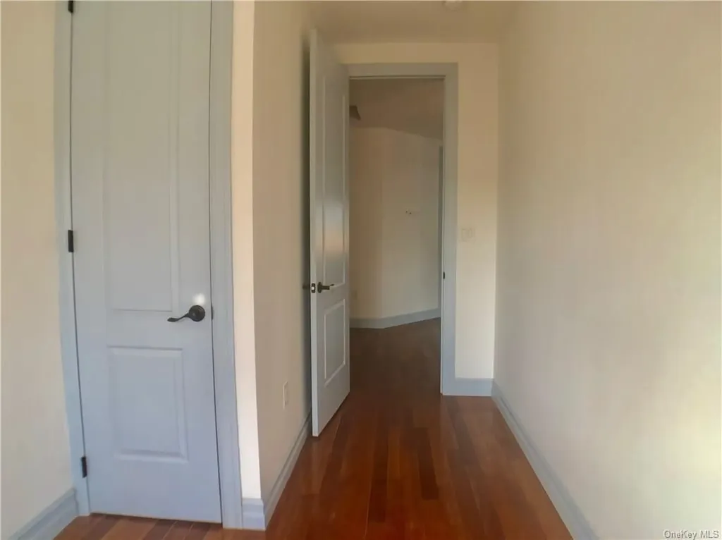 1027 E 222nd Street Bronx NY 10469