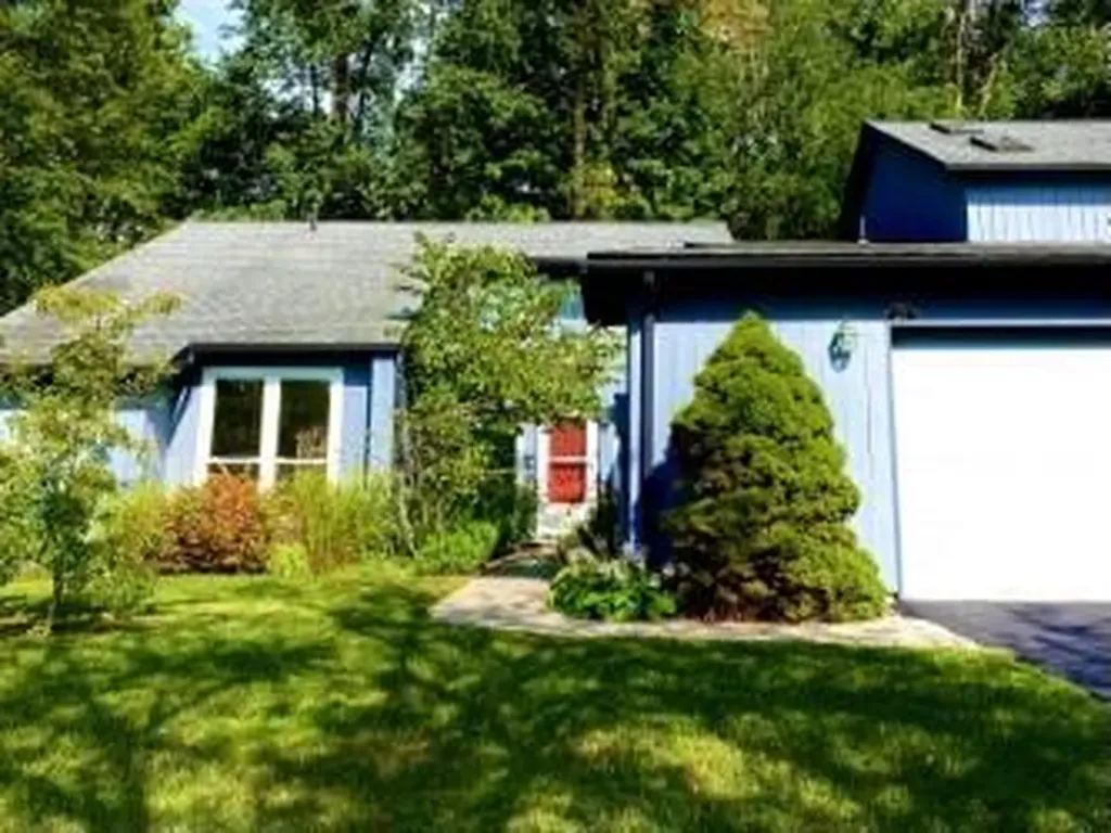 21 North Loop Rhinebeck NY 12572