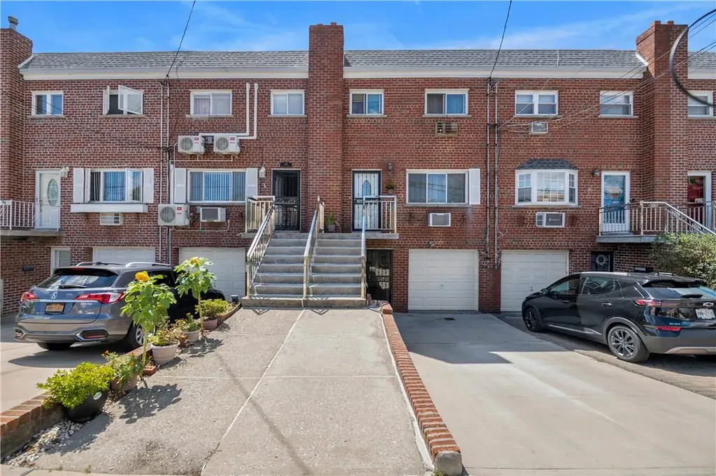 909 Vincent Avenue Bronx NY 10465