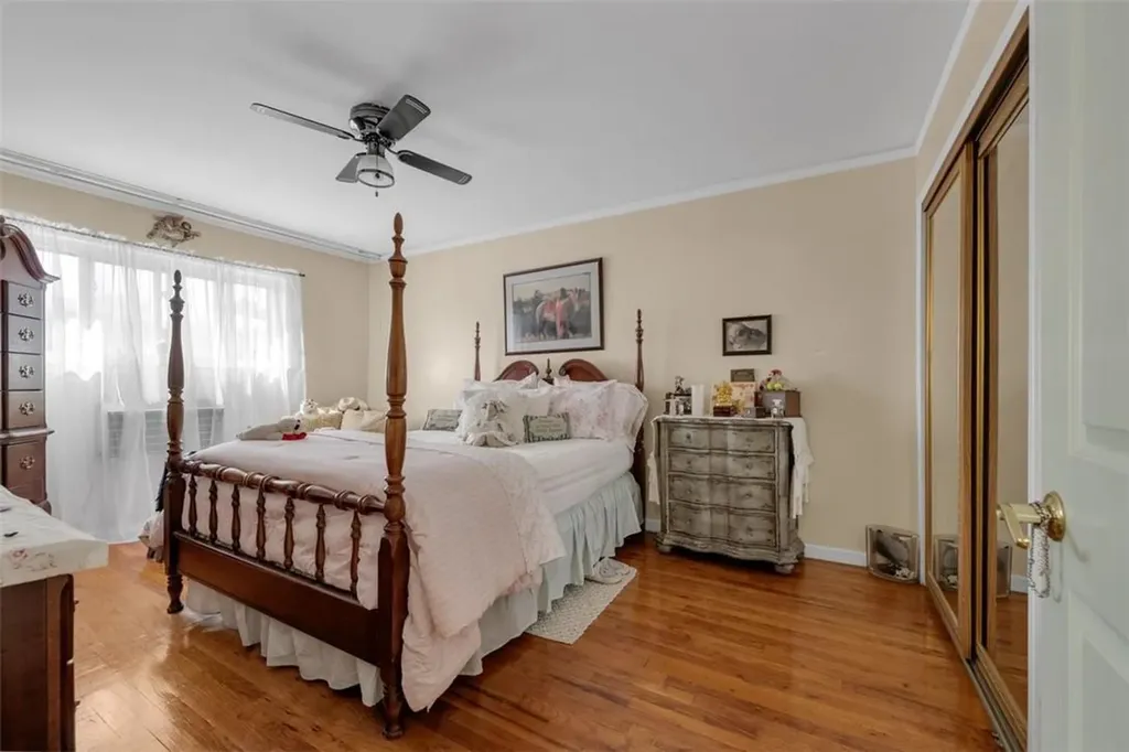 909 Vincent Avenue Bronx NY 10465