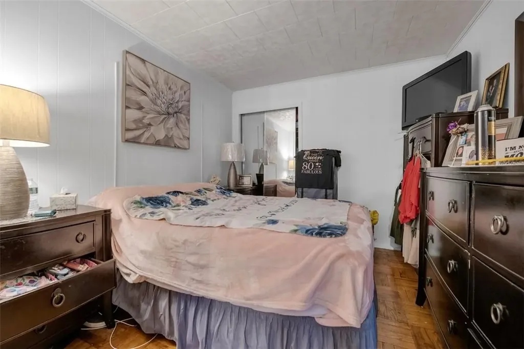 909 Vincent Avenue Bronx NY 10465