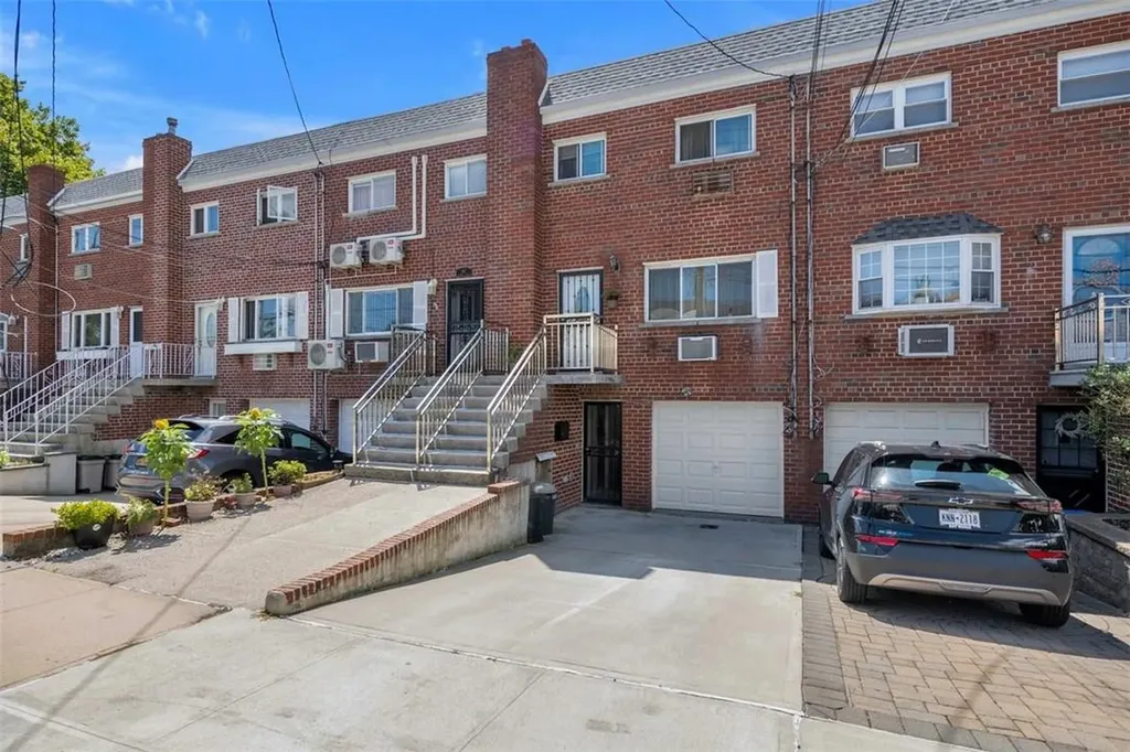 909 Vincent Avenue Bronx NY 10465