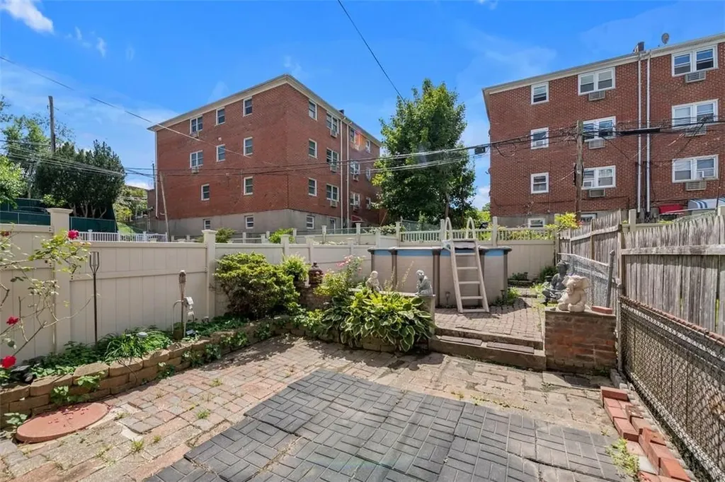 909 Vincent Avenue Bronx NY 10465