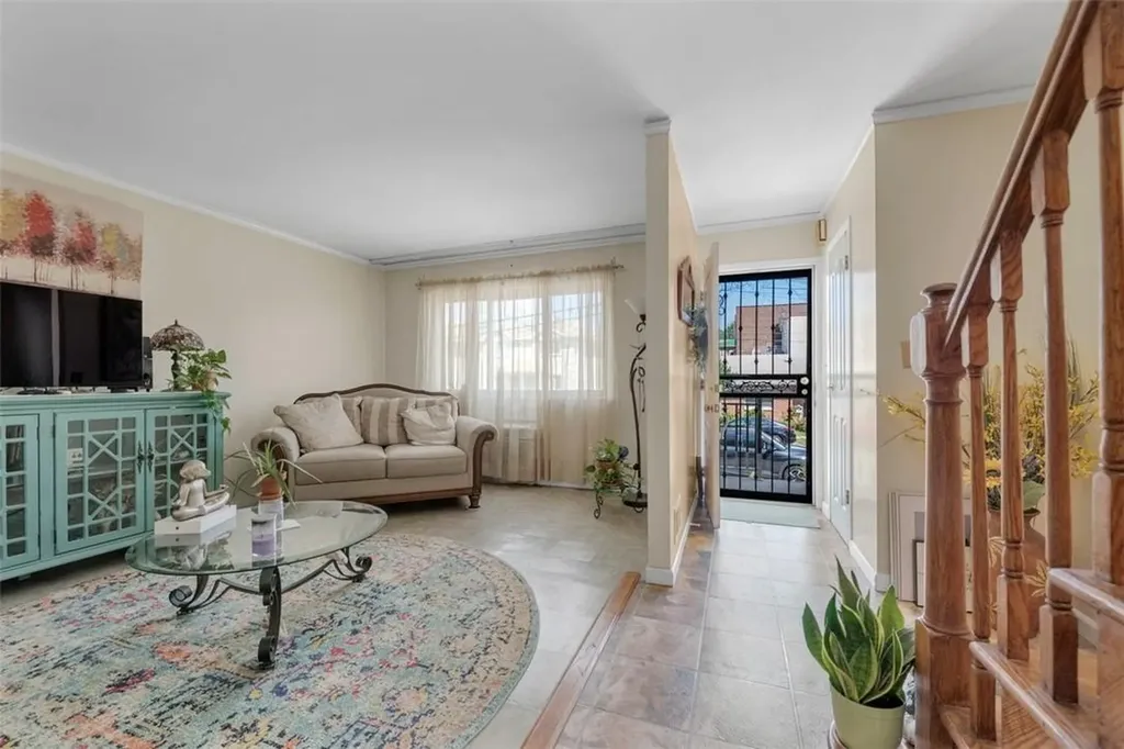 909 Vincent Avenue Bronx NY 10465