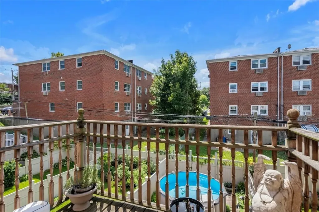 909 Vincent Avenue Bronx NY 10465