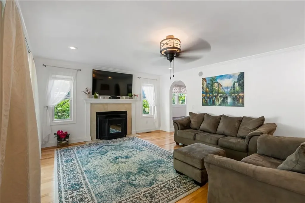 10 Clarion Drive White Plains NY 10603