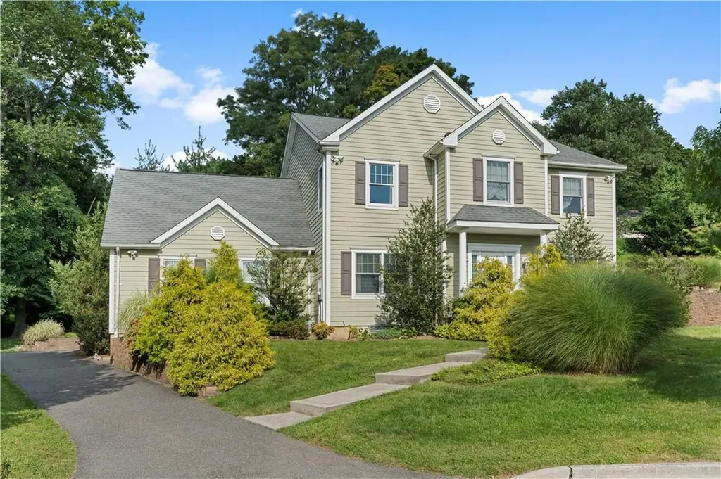 10 Clarion Drive White Plains NY 10603