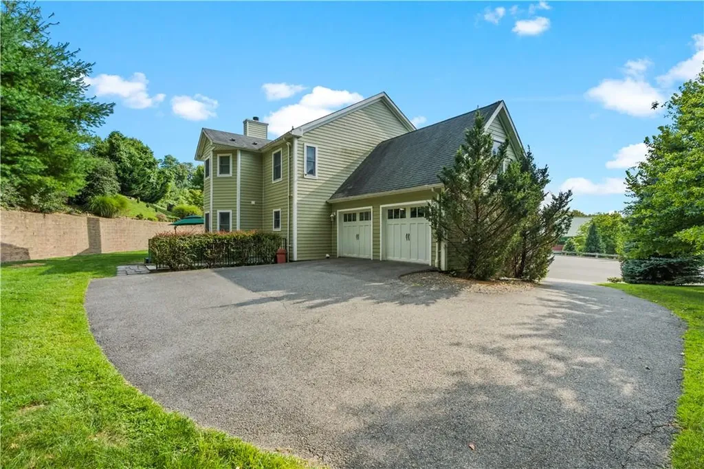 10 Clarion Drive White Plains NY 10603