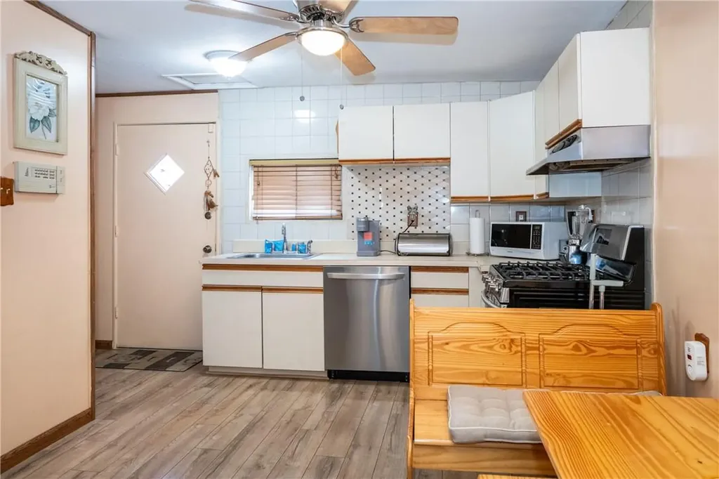 3258 Glennon Place Bronx NY 10465