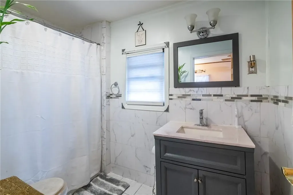 3258 Glennon Place Bronx NY 10465
