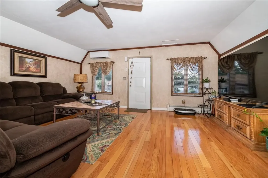 3258 Glennon Place Bronx NY 10465