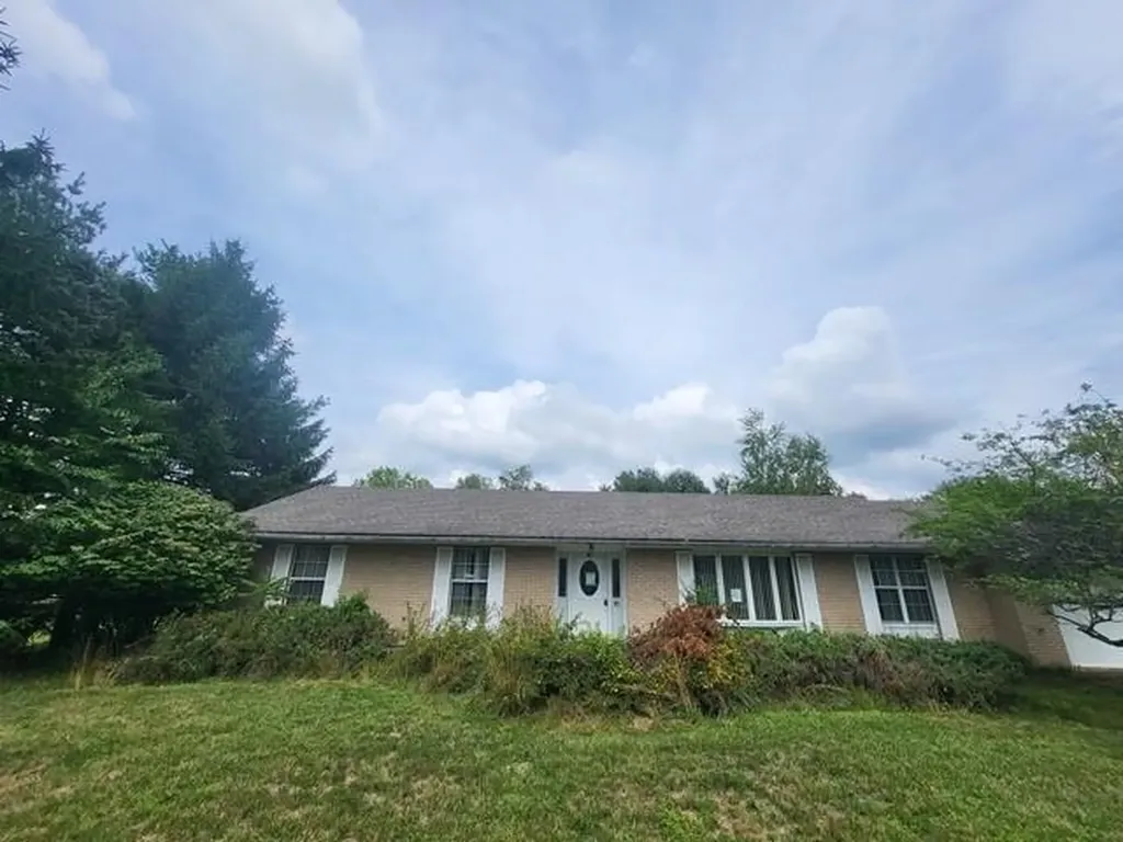 30 Shore Boulevard Slate Hill NY 10973