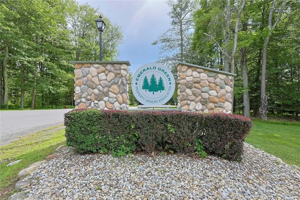 68 Pebble Path Rock Hill NY 12775