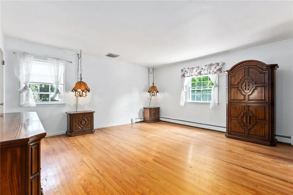 8 Colonial Lane Valhalla NY 10595