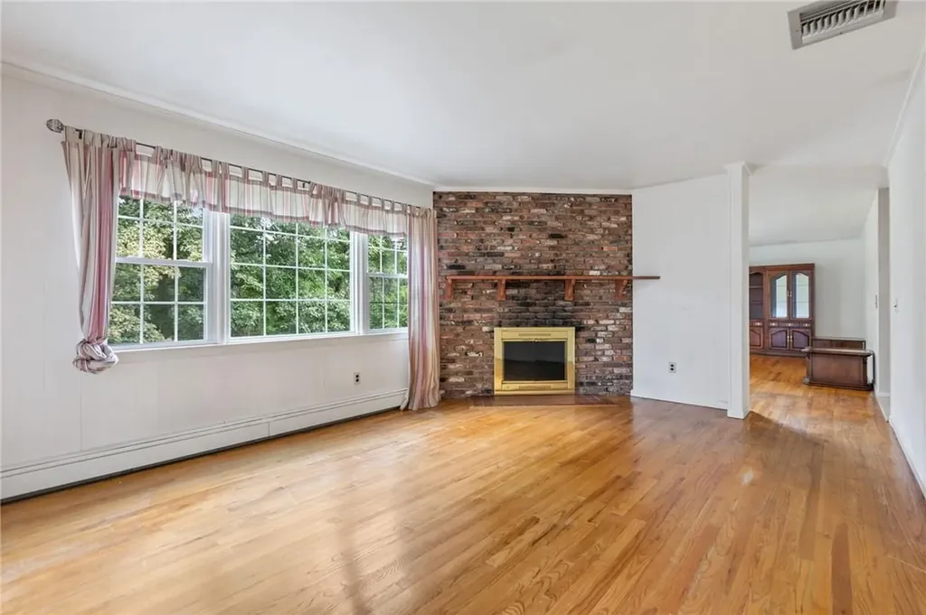 8 Colonial Lane Valhalla NY 10595