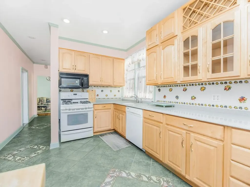 3220 Mickle Avenue Bronx NY 10469