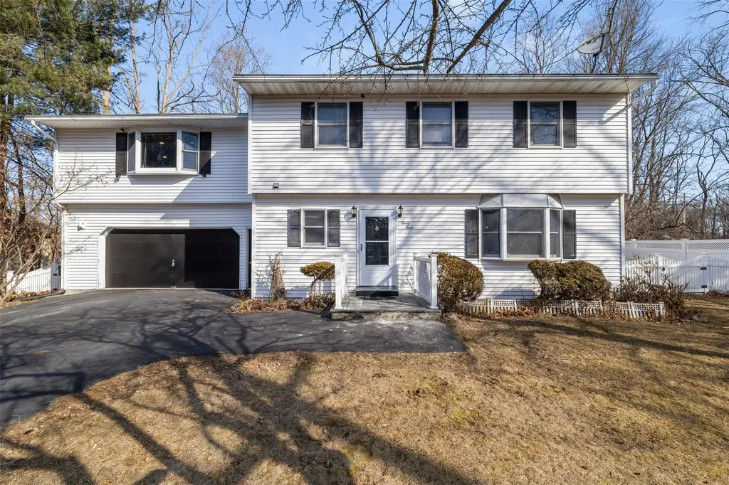 33 Ireland Drive Poughkeepsie NY 12603